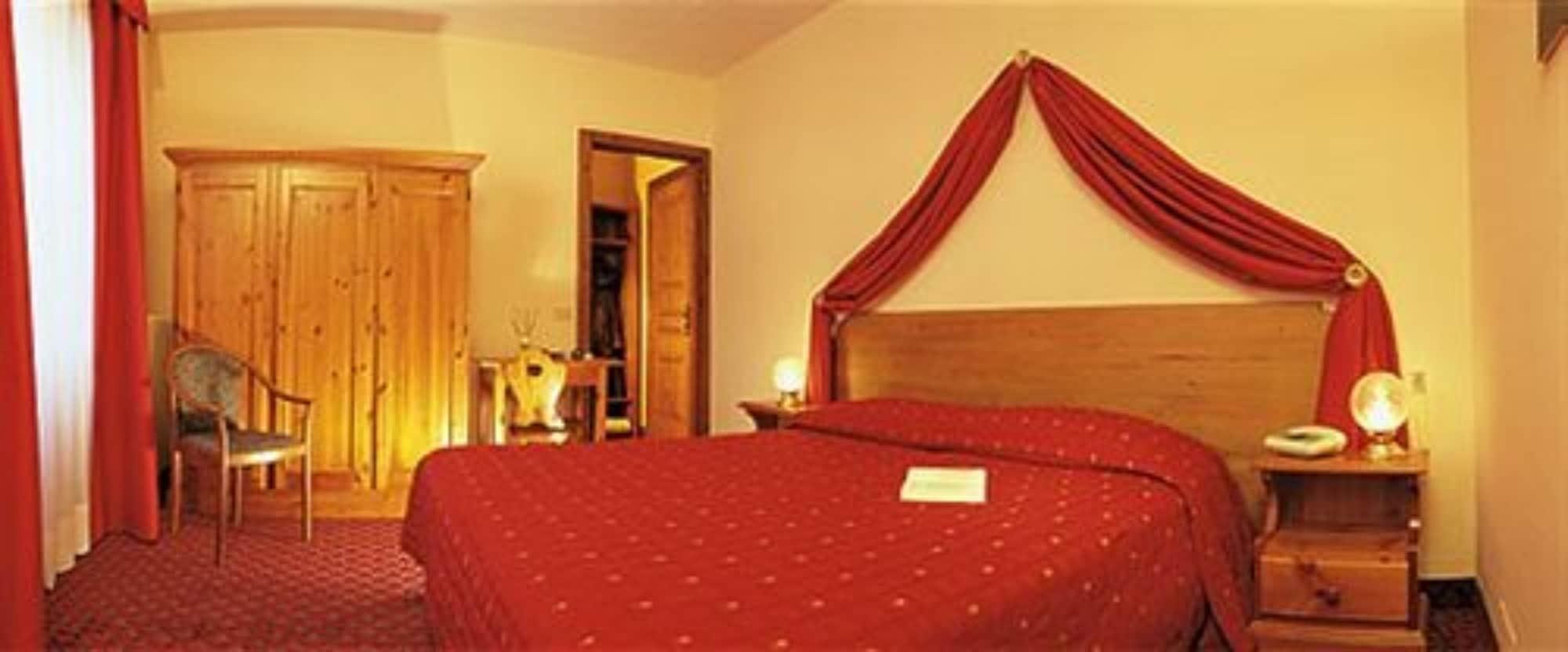 Hotel Courmayeur Bagian luar foto