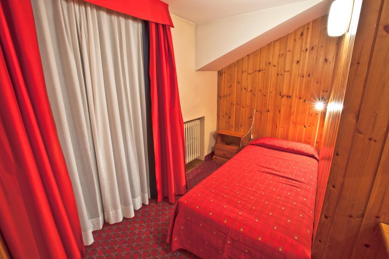 Hotel Courmayeur Bagian luar foto