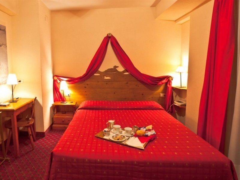 Hotel Courmayeur Bagian luar foto
