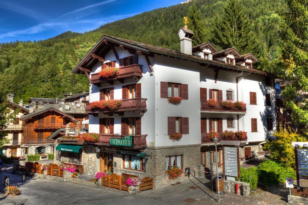 Hotel Courmayeur Bagian luar foto